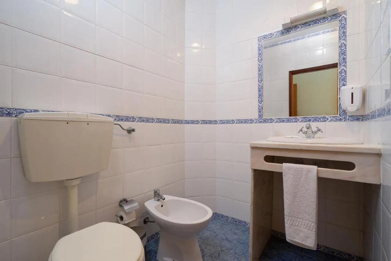 Hotel Residencial Capri By Umbral Albufeira 0*,